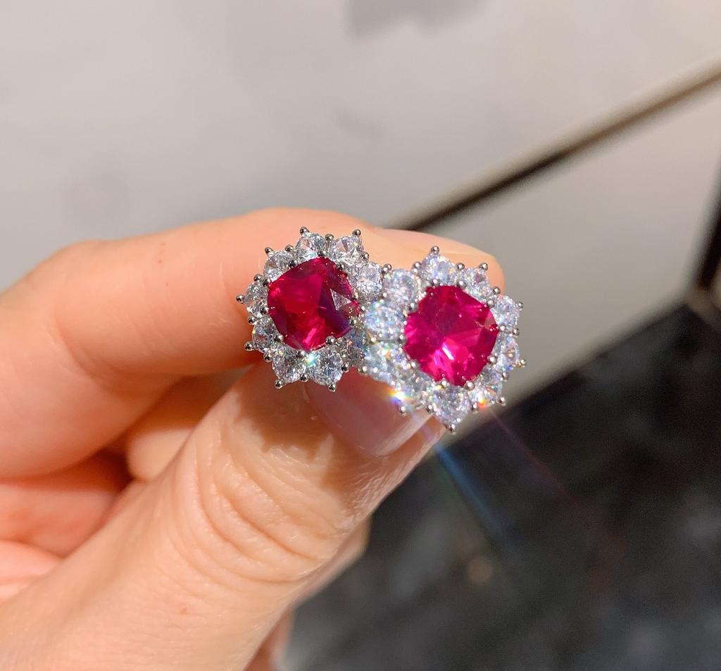 Jewelry Tide Simulation Red Corundum Gem Set