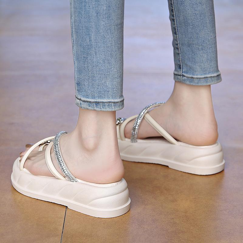 Thick-soled slippers women's summer wear fashion French set of toes high-end sandals rhinestone temperament beautiful foot beach