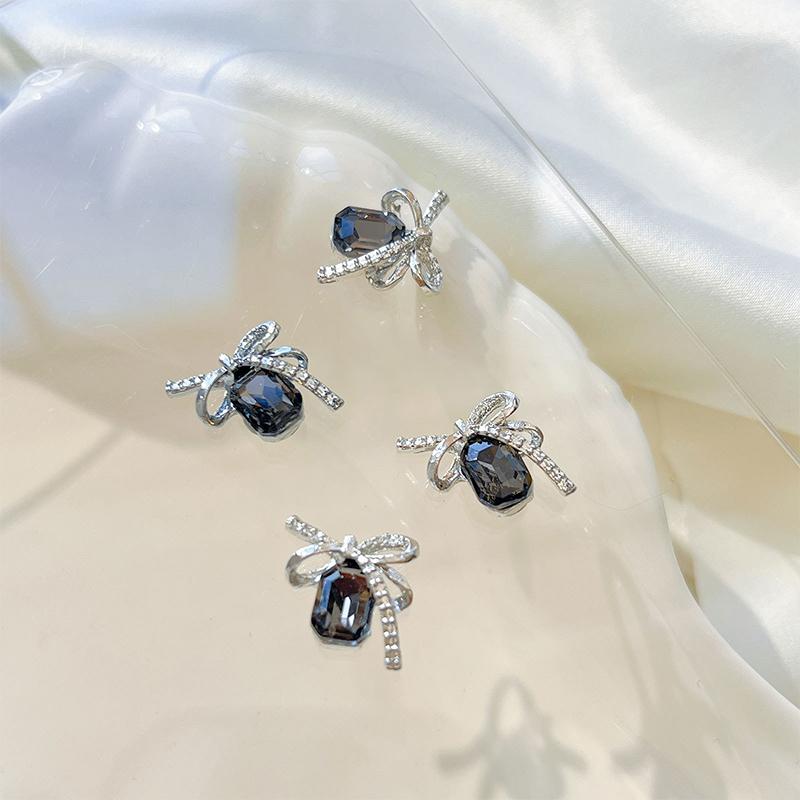 

4 шт., блестящие ногти с бантом, алмазные стереоскопические украшения для ногтей, аксессуары для ногтей, патчи для ногтей