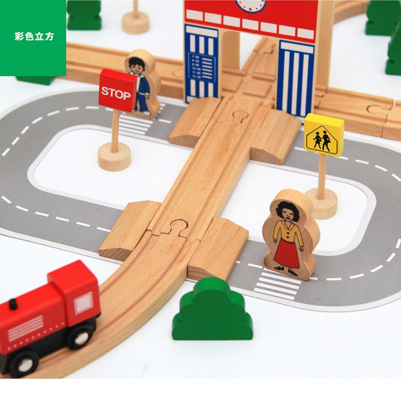 Track Small Train Free Assembly Wooden Track Suit Train Toys Children's Educational Toys