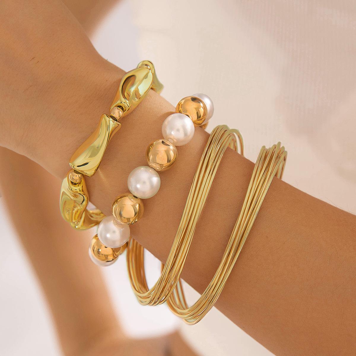 Meerdere lagen Lijn Geometrisch Overdreven Openingsarmband Set, Punk Stijl CCB Kralenarmband beige