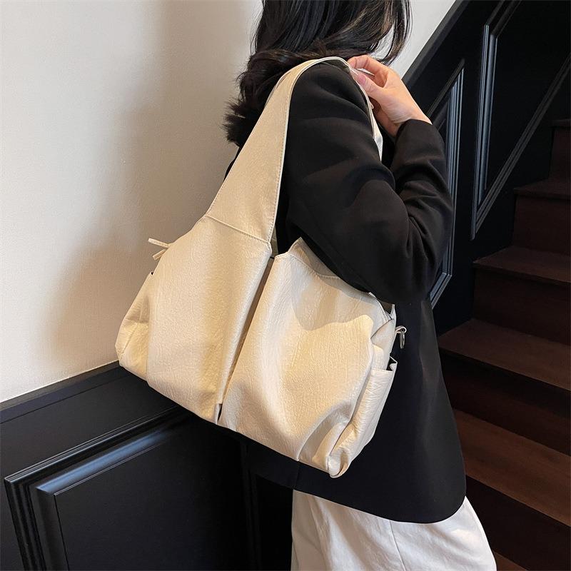 New texture retro fashion large capacity tote bag shoulder underarm commuter messenger bag