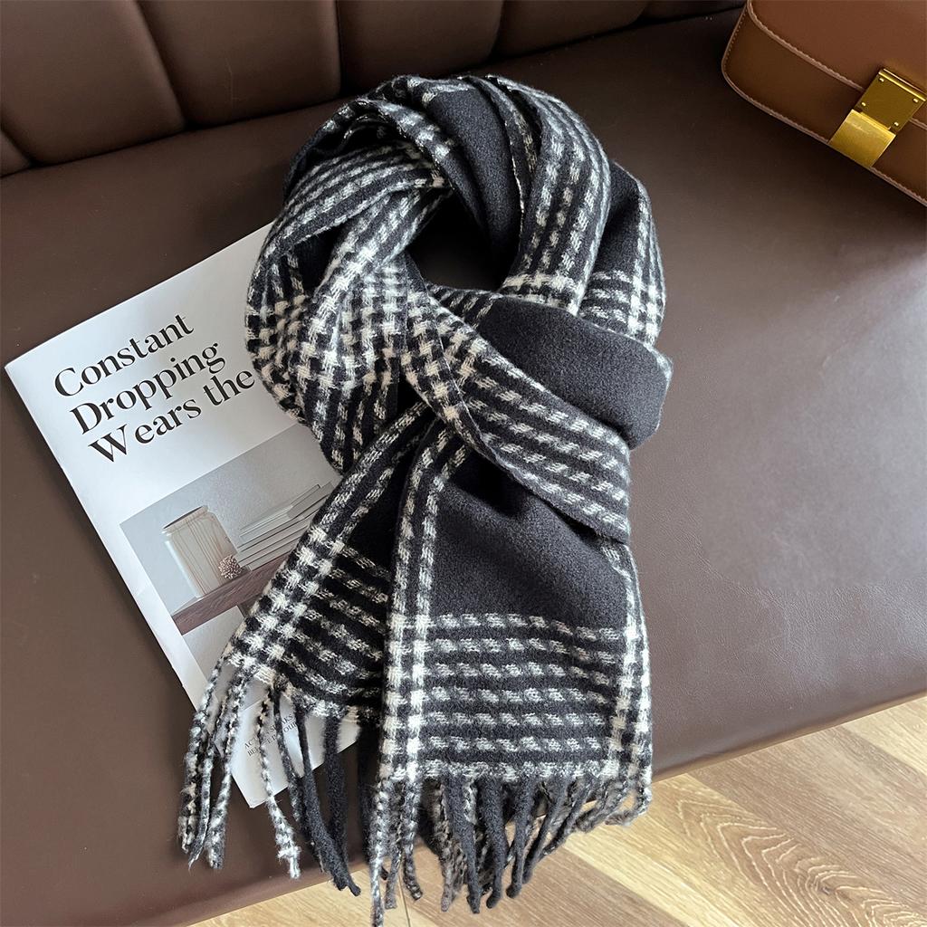 Luxury Winter Plaid Scarf for Women Men Warm Cashmere Scarves Designer Lady Pashmina Poncho British Style Headscarf Bufanda