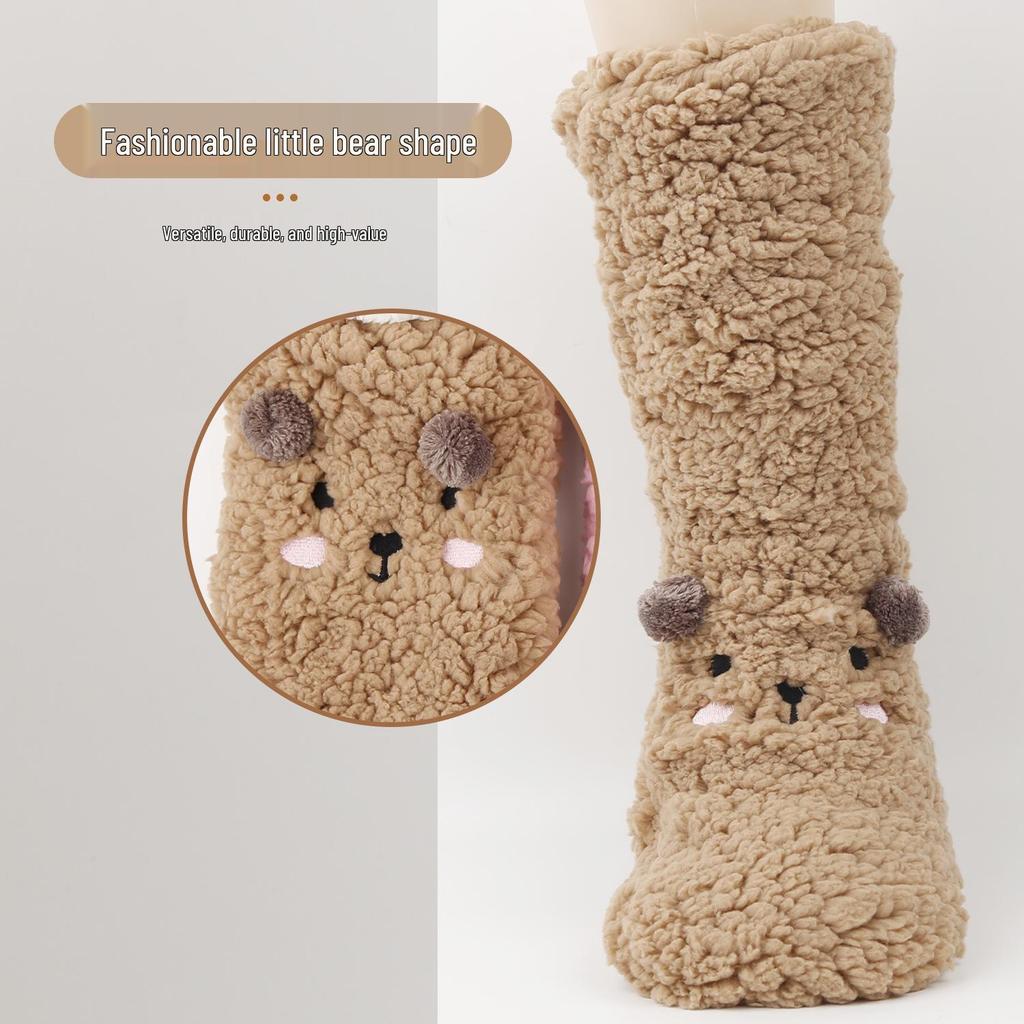 3D Froté podkolenky s malým medvídkem s protiskluzovou podrážkou - Plyšové, hřejivé ponožky na spaní