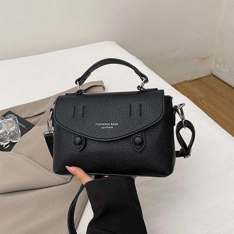 Premium Sense Niche Bag Women's 2025 Summer New Simple Shoulder Bag Versatile Casual Messenger Bag Small Bag