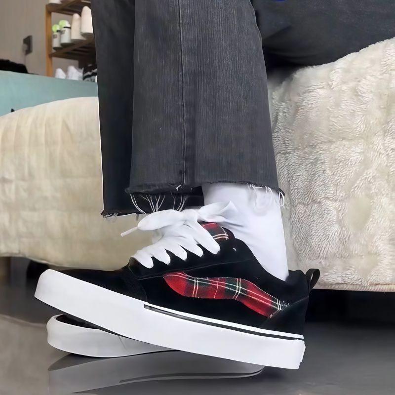 Light Luxury Versatile Hong Kong Style Street Thick Shoe Tongue Couple Men and Women 2025 New High Street Trendy Men's Platform Casual Bread Shoes