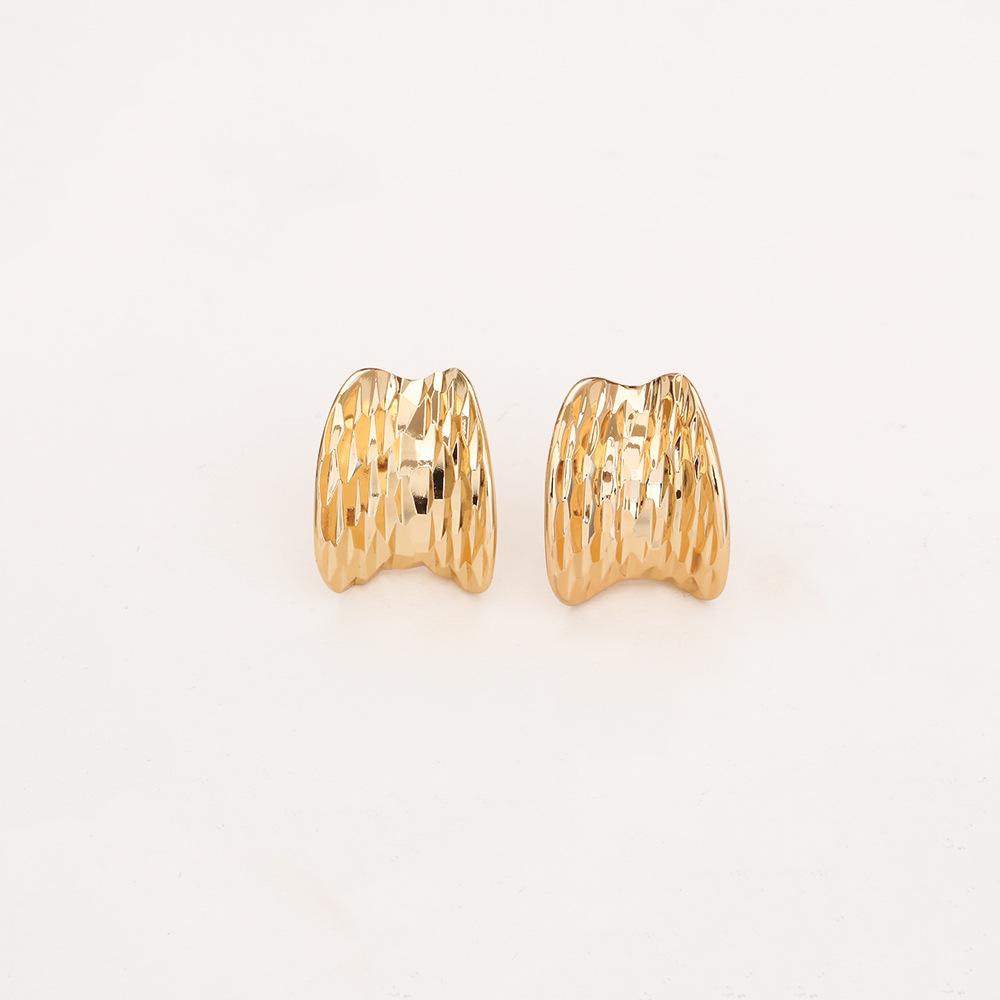 European & American Style C-Shaped Earrings with Unique Pleated Texture - INS Cold Style Women's Jewelry.