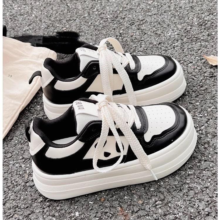 

Autumn New Skateboarding Shoes Comfortable Female Sneakers Sports Running White Casual Ladies Shoes for Women 35