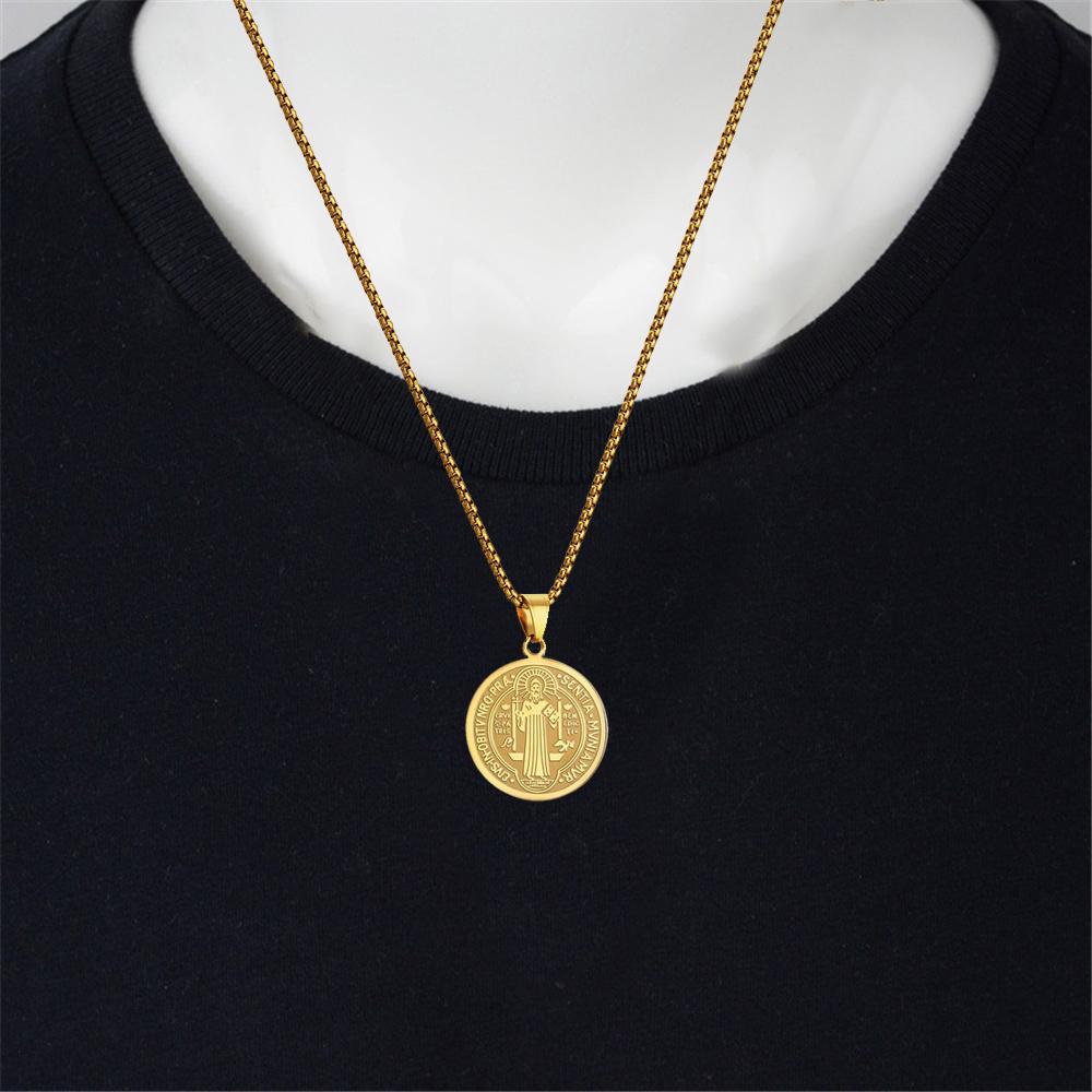 Medaglia Sacra di San Benedetto Ciondolo Colore Oro Acciaio Inossidabile Croce di Gesù Collana Rotonda per Donne Uomini Gioielli alla Moda Regalo