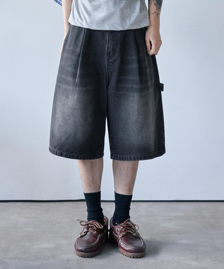 INDUST One-Pleat Carpenter Bermuda Denim Half Pants_Black