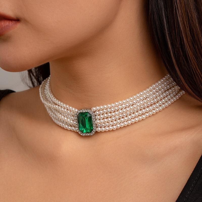 

Meier Baroque court style elegant layered diamond necklace specification