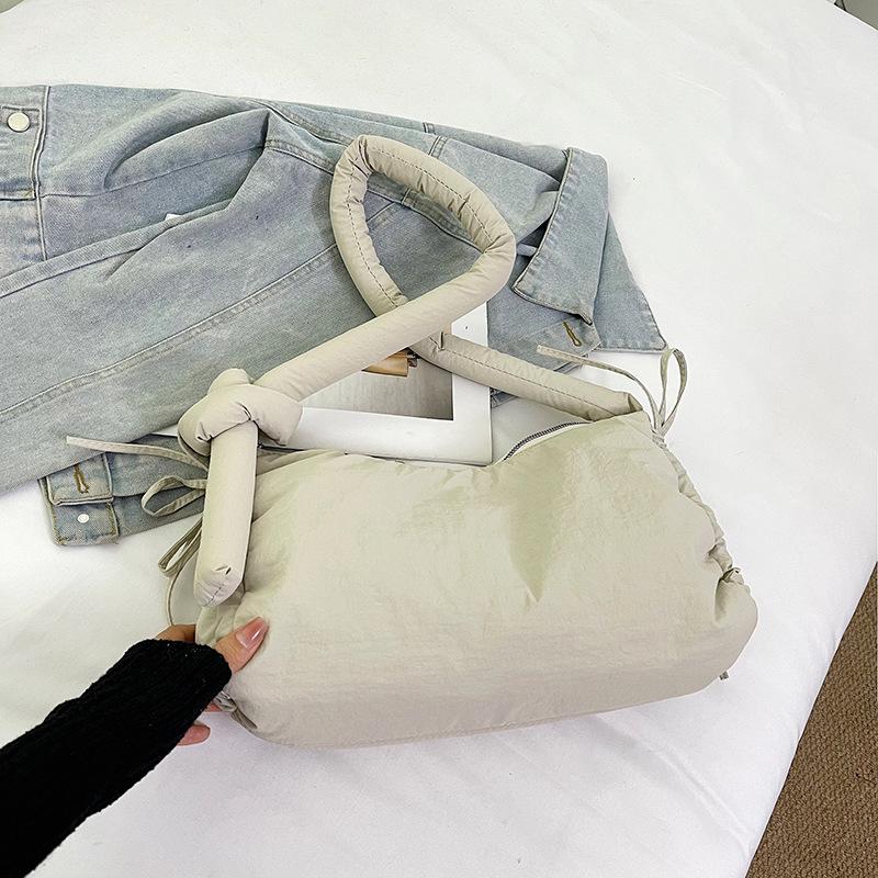 

Японская повседневная холщовая сумка кроссбоди женская новая простая сумка на плечо большой вместимости нишевого дизайна сумка-тоут бежевый