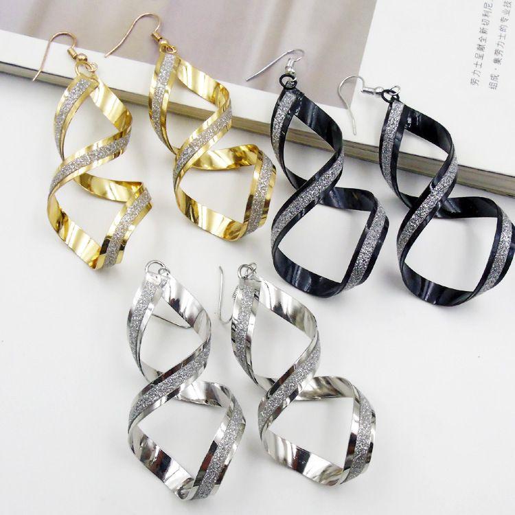 Fashionable Statement Earrings For Women In European And American Style Metal Material