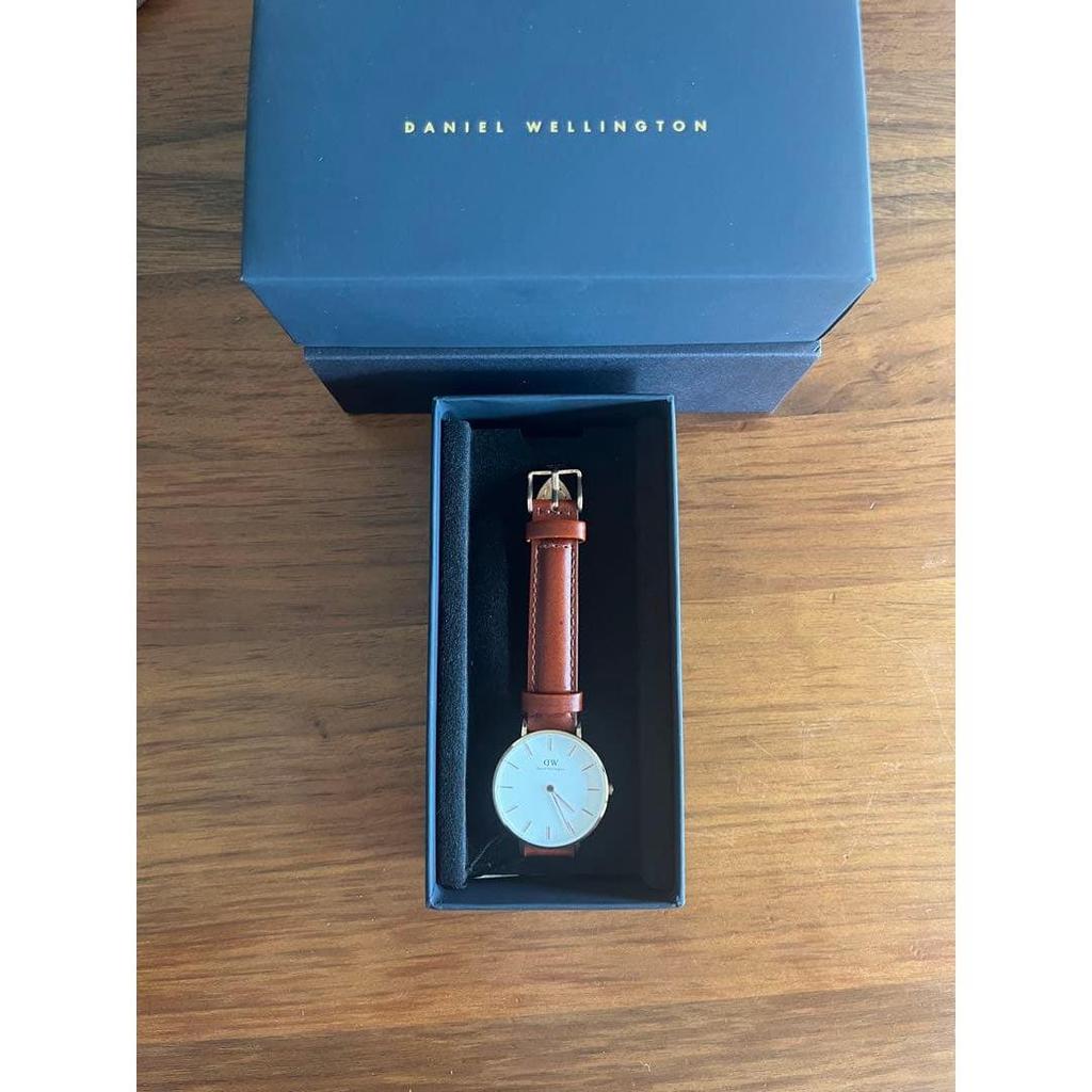 Used daniel wellington watch ladies