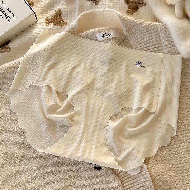 Plus Size Lady Spring and Summer Camellia Fragrance Without Trace Ice Silk 10A Antibacterial Extended Crotch Triangle Briefs