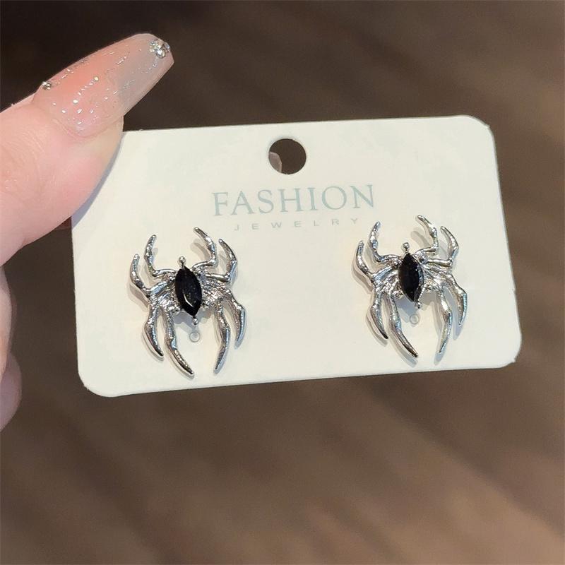 New Exaggerated Gothic Dark Halloween Earrings For Women Simple Personality Punk Black Spider Pearl Stud Earrings Party Jewelry