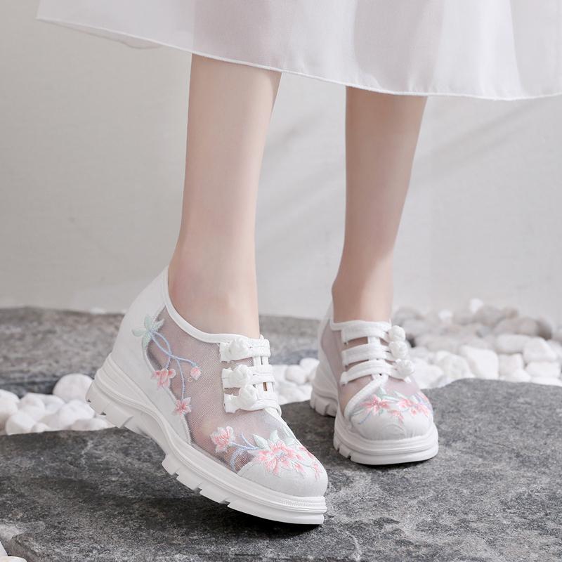 New Summer Women's Flower Embroidered Flat Platform Shoes Chinese Ladies Casual Comfort Denim Fabric Sneakers Shoes