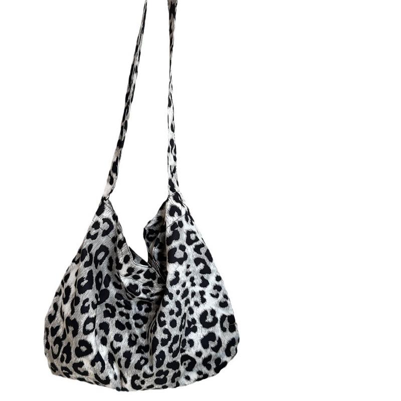 1 fashionable leopard print oblique span bag large capacity shoulder shopping bag fashionable canvas bag women's tide