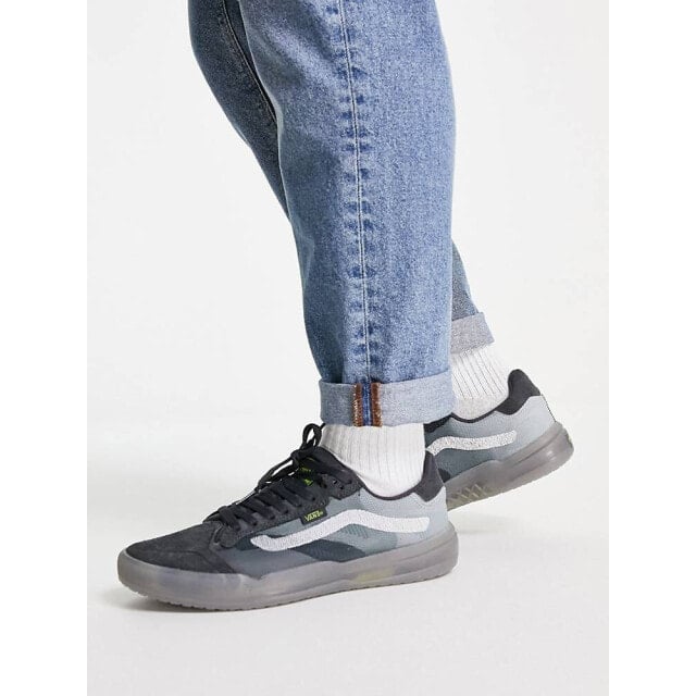 

Черные кроссовки Vans Evdnt