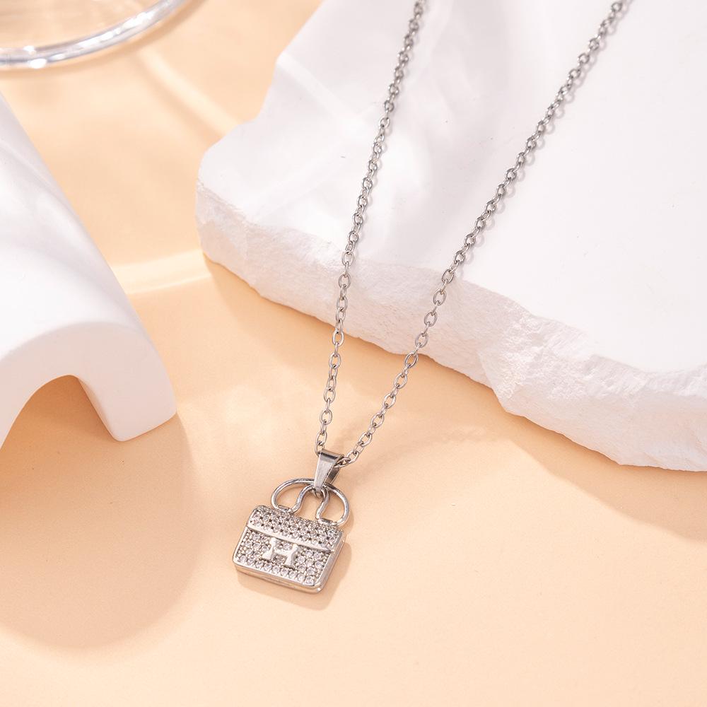 Women's Titanium Steel Clavicle Necklace: Light Luxury Zircon Diamond Fashion