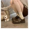 Spotten Sie Traubenfrauen mit denselben Loafers, Doppelschnalle mit einem Pedal, hässlich und süß, vielseitige Retro-britische Big-Head-Lederschuhe für Damen