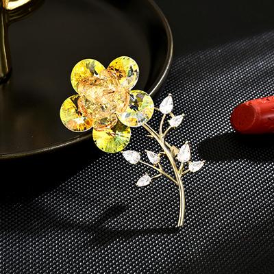 Damen Leichter Luxus Design Elegante Blumenbrosche Modische Und Vielseitige Nische Design Sinn Brosche Tägliche Accessoires