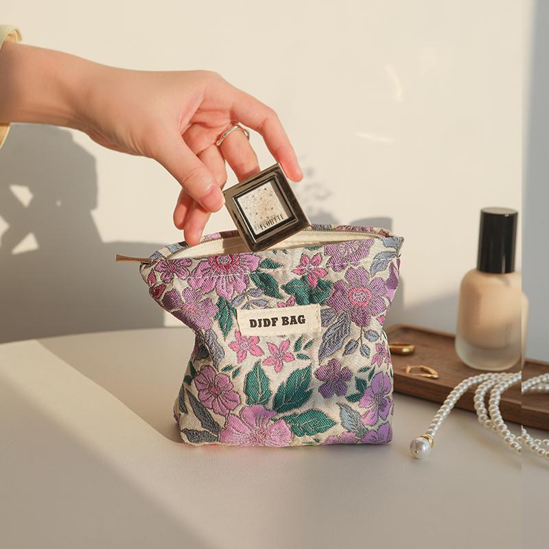 Women's Cosmetic Bag Small Vintage Purple Flowers Cosmetics Lipstick Storage Bag Portable Coin Purse Commuter Card Holder
