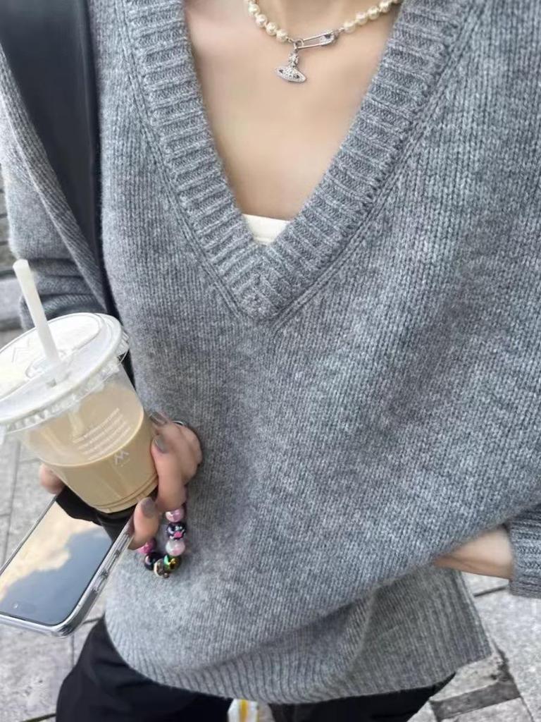 2024 Autumn/Winter Women's V-Neck Pure Wool Sweater - Loose Fit, Versatile, Slimming Knit Top