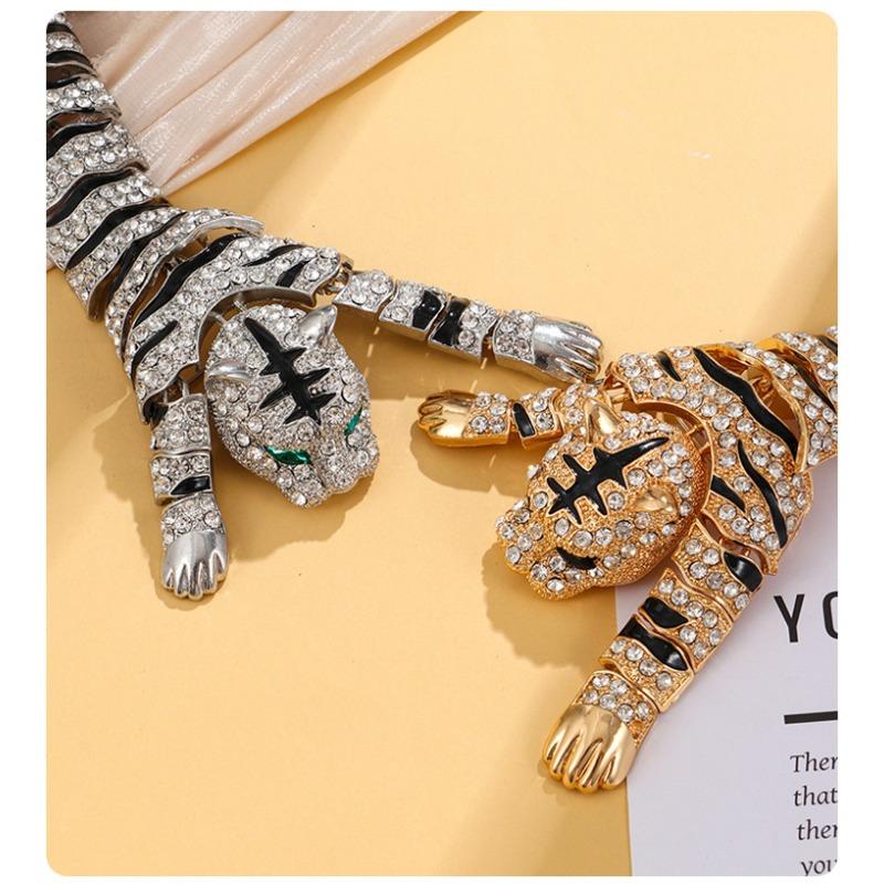 European and American Exaggerated Heavy Industry Animal Tiger Brooch, Large Size, Alloy Diamond Inlaid, Tiger Chest Flower Brooch
