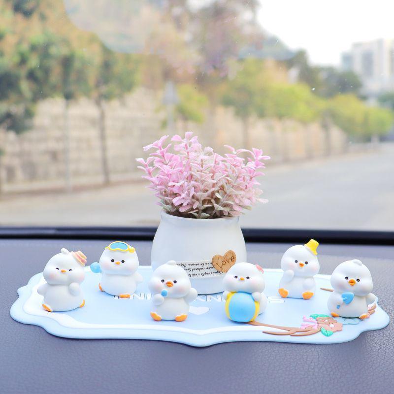 Cute Cartoon Duck Car Ornaments: Creative Interior Accessories