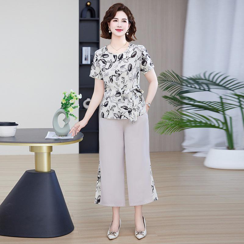 Mom's Stylish Summer Two-Piece T-Shirt Set for Middle-Aged & Elderly Women - Perfect for Mother's Day