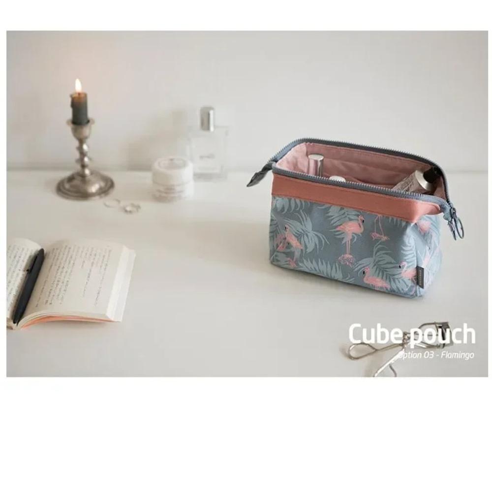Women's makeup bag flamingo travel essentials toiletry storage bags portable Cosmetic Bag large capacity organizer storage bags