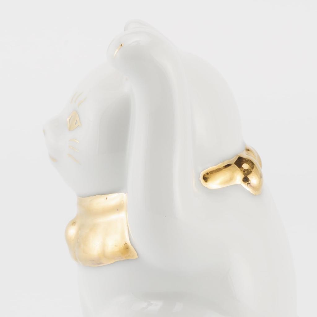 Seto ware white with left paw held in approximately 5cm in diameter and 9cm in mini good luck made in Maneki-neko (beckoning cat) figurine, gold,