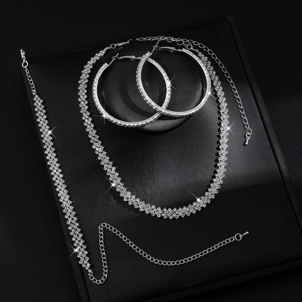 Lady's Sweet Necklace, Ear Ring and Bracelet. Unique Collar, Trendy and Fashionable, Versatile Neck Chain.