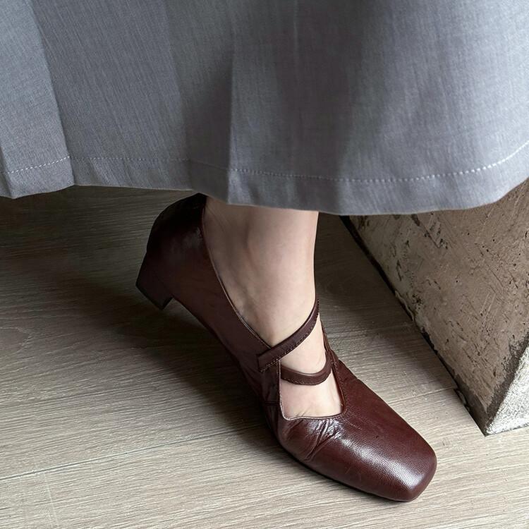 

French evening breeze leather thick heel single shoes women s 2025 new square head shallow mouth small leather shoes with Mary Jane shoes 39 светло-коричневого
