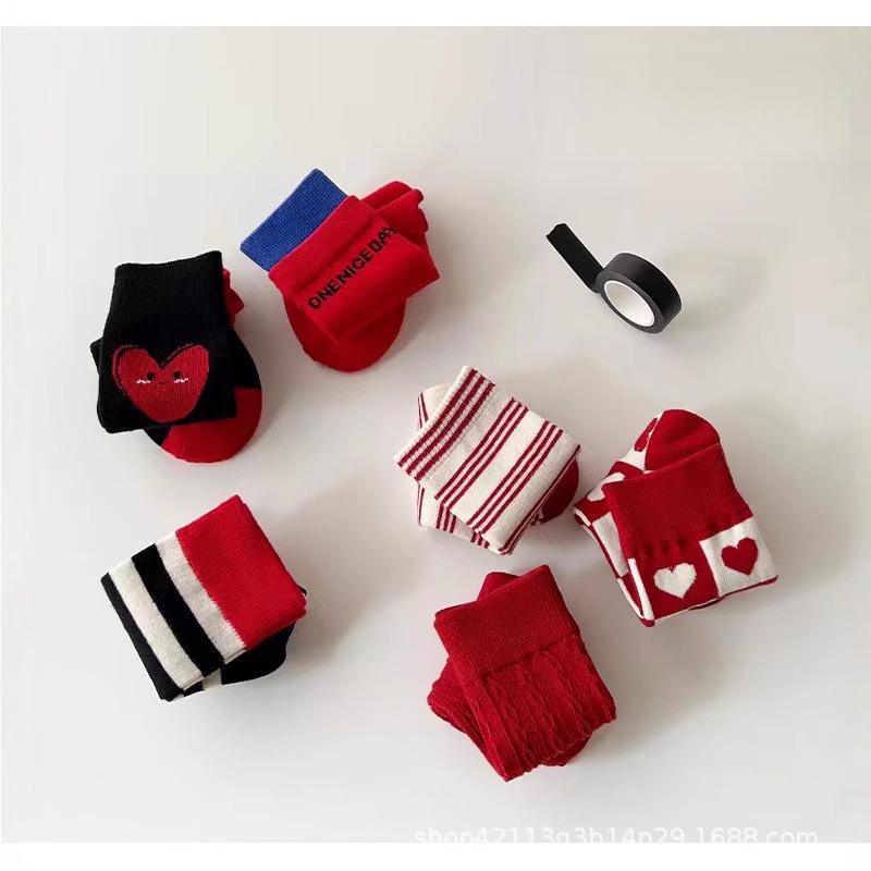 Mädchen Baby Tierkreisjahr Socken Herbst Winter Rote Socken für Mädchen Neujahr Verdickte Wadenhohe Socken Herzsocken