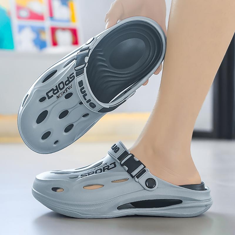 Men's Clogs Summer Wear Resistant Non Slip Sports Beach Shoes Soft Soled Comfortable Men's Shoes Driving