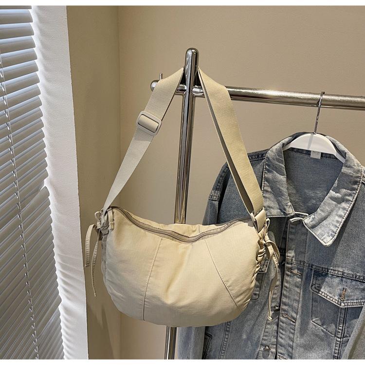 2025 Women's Bag Dumpling Bag Commuter High Sense Fashion Shoulder Bag Niche Design Versatile Cloth Bag Messenger Bag