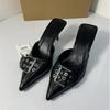 Mode Spitzschuh Damen Pantoletten Schuhe Gürtelschnalle Schwarz Lackleder Stiletto Hohe Absätze Modedesigner Sommer Sandalen für Damen