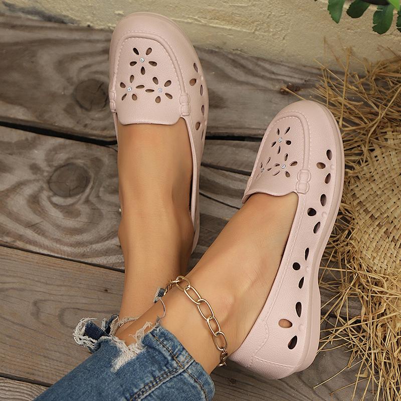 Fashion Women's Summer New Flat Sole Baotou Hollow Out Beach Sandals Soft Sole Non Slip Slip-On Lightweight Elderly Sandals Cave Shoes