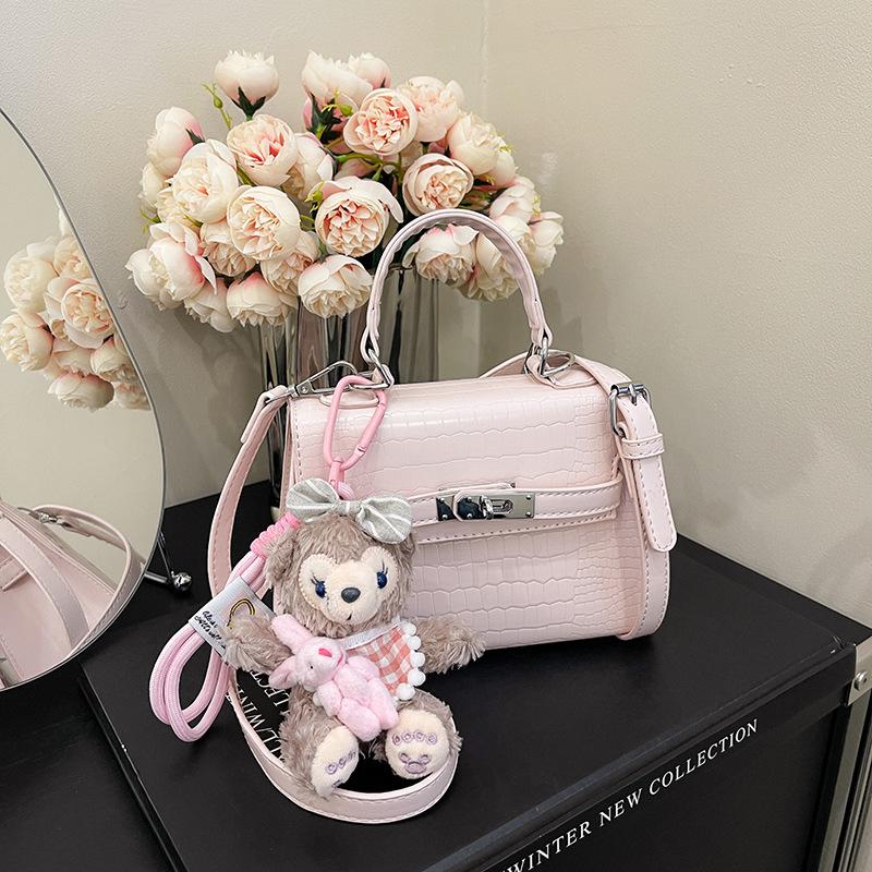 French Niche Texture Hand Bag 2025 New Women's Bag Fashionable Simple Messenger Bag Popular Casual Small Square Bag