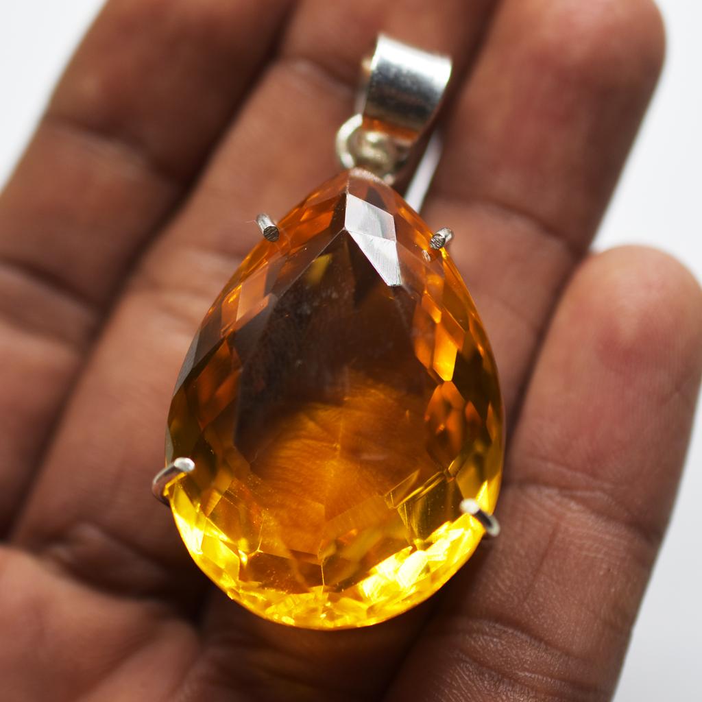 Pendentif créé en laboratoire Argent sterling 925 104,25 Ct saphir jaune gemmes CERTIFIÉ MY-355-K