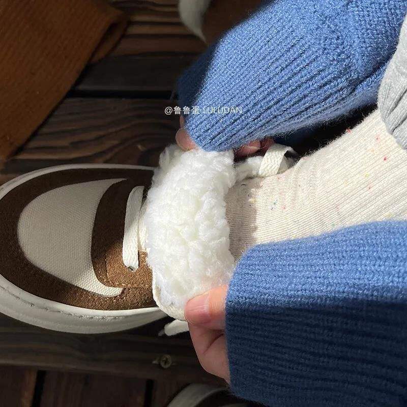 Winter Samt Leinenschuhe Damenschuhe vielseitig Nische Koreanische Version 2025 neue kleine weiße Schuhe ins Tide Board Schuhe Studentenschuhe
