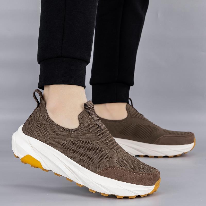 Nuevos zapatos de malla transpirable para caminar de verano para hombre, suela ligera y suave, un pedal, zapatos deportivos casuales para exteriores