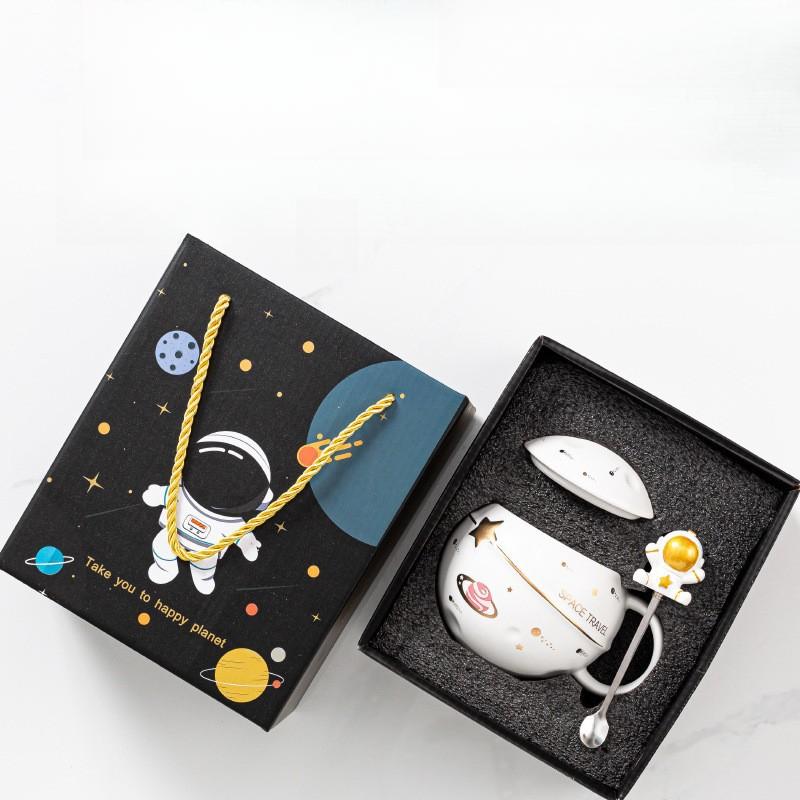 Творческий рельефный кубок Планета Кружка астронавт Керамическая чашка астронавт Высокоценный сувенир Подарок на открытие 420ml