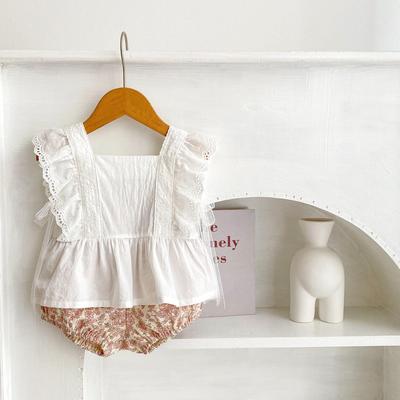 Baby Mädchen Spitzen-Flatterärmel-Top & Blumen-Shorts 2-teiliges Set - Sommer 2024