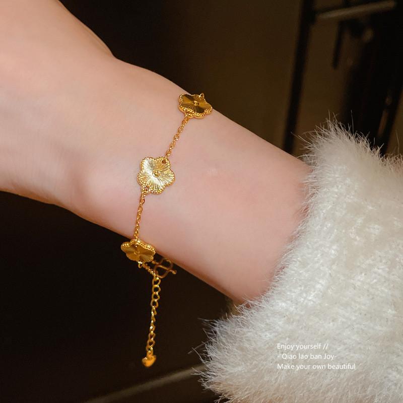 New Chinese Style Titanium Steel Flower Bracelet With Dshaped Pattern For Women