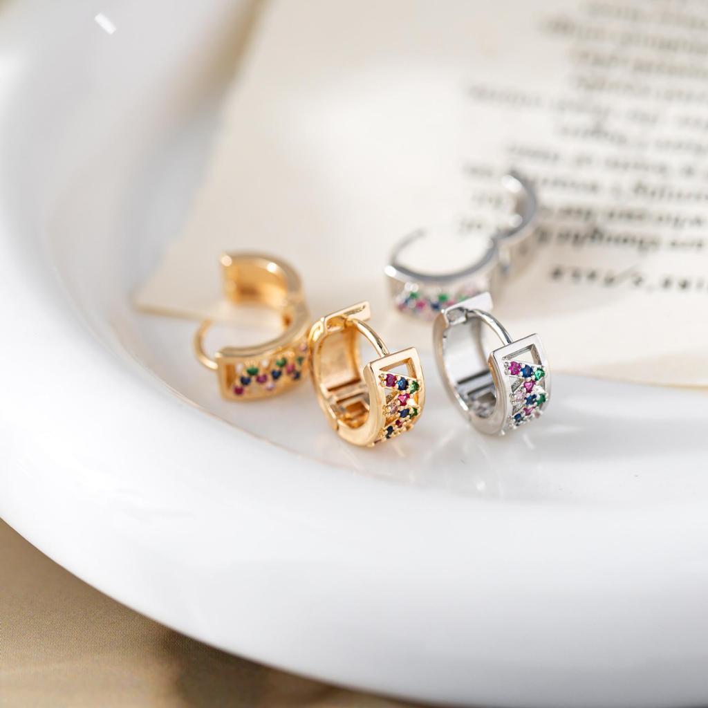 European & American W-Shaped Zirconia Earrings: Gold & Silver Rhinestone Inlaid, Fashionable Hoop Studs for Women.