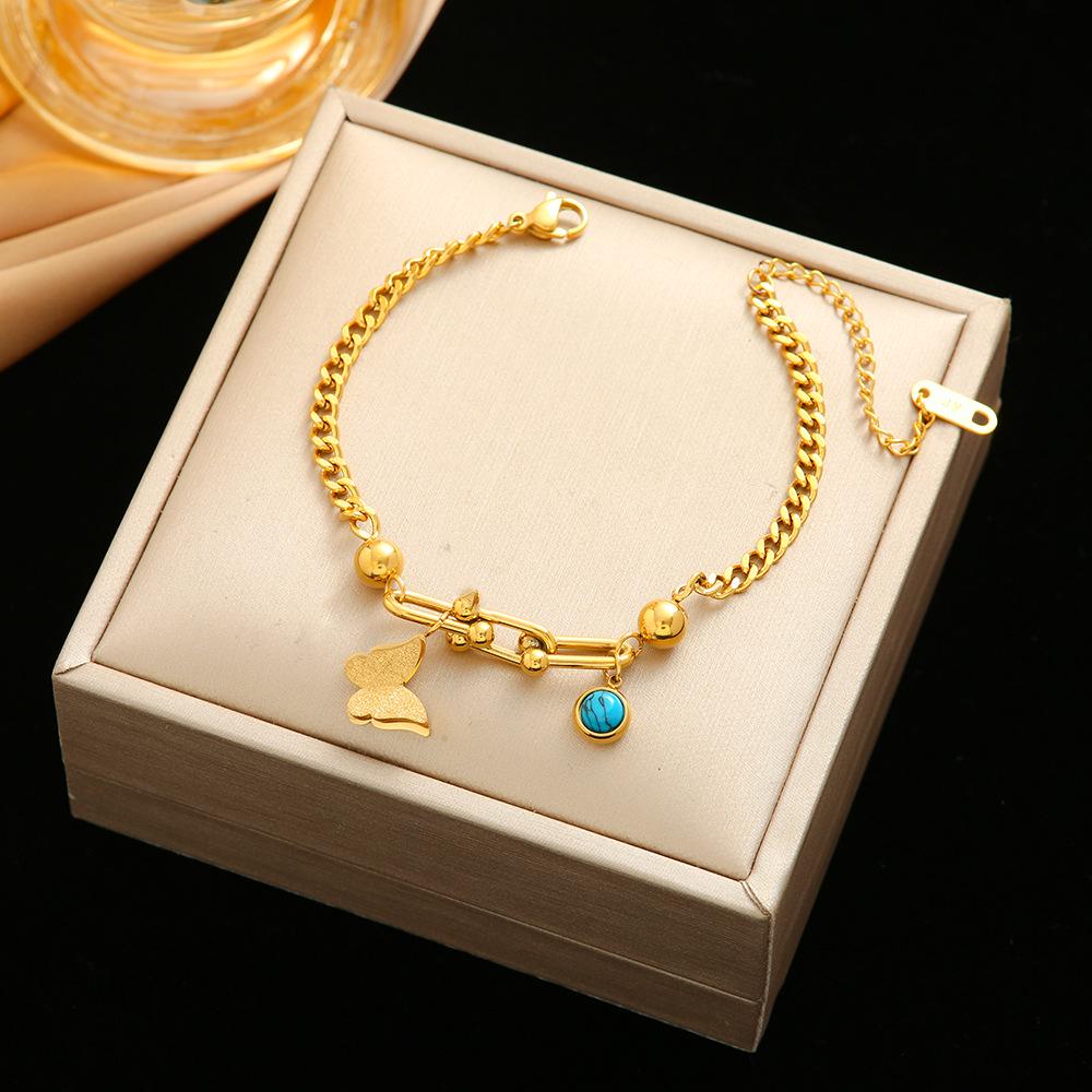 High-End Titanium Steel Four-Leaf Clover Bracelet with Shell Pendant – Durable, Fade-Resistant Design