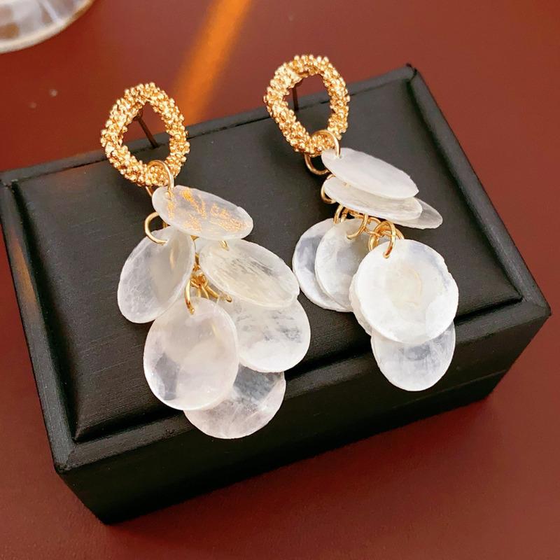 Luxuriöse Temperament Muschel Quasten Ohrringe Elegante Geometrische Hängende Tropfen Dangle Ohrringe Für Frauen Mädchen Mode Ohrschmuck